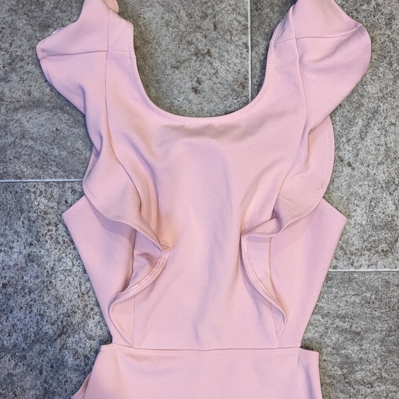 Saints + Secrets blush wide ruffle hem midi blush dress - Picture 4 of 6